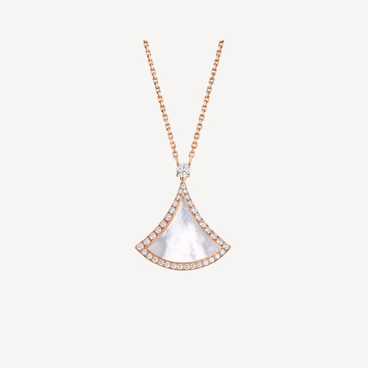 Divas’ Dream Necklace Mother of Pearl