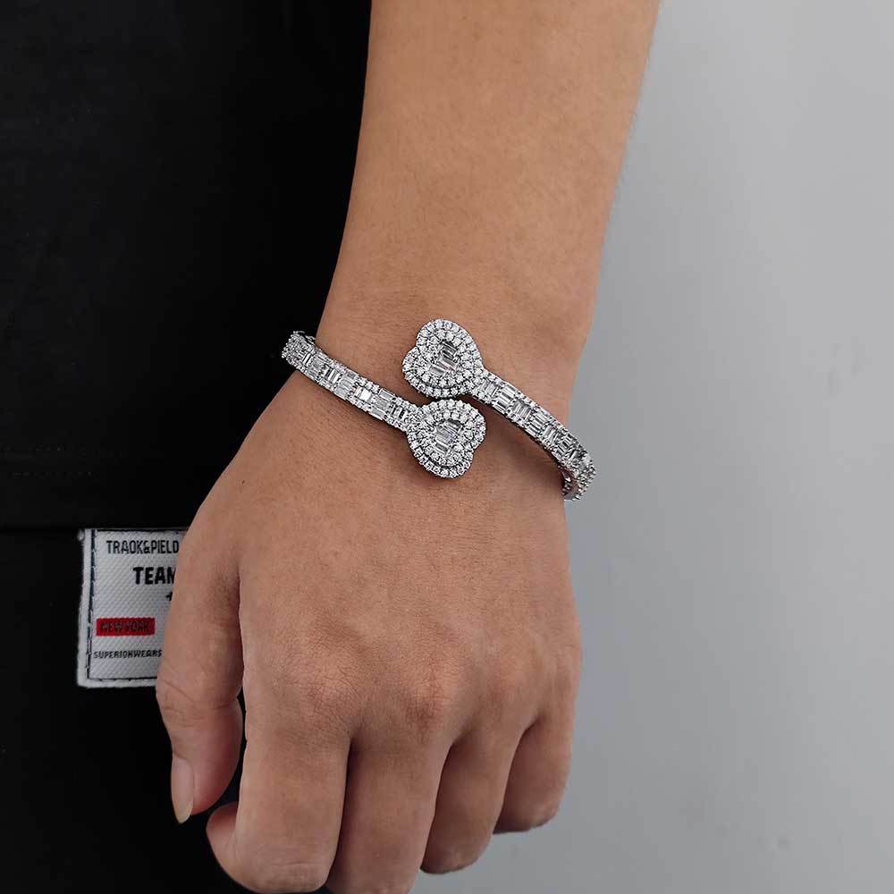 Heart Baguette Bangle – Gold Plated