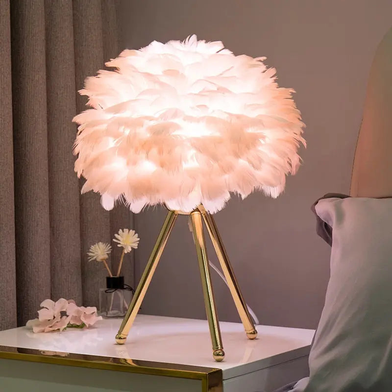 Belevue Goose Feather Lamp