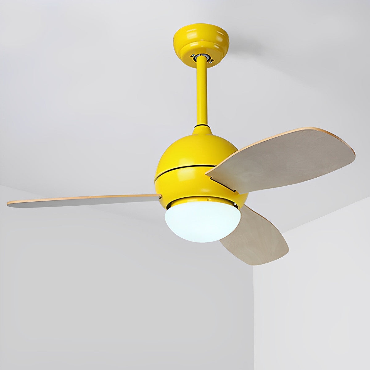 מאוורר תקרה פדל LED נורדי מינימליסטי עם שלט רחוק מהירות רוח מתכווננת