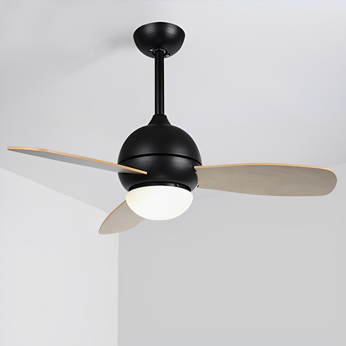 מאוורר תקרה פדל LED נורדי מינימליסטי עם שלט רחוק מהירות רוח מתכווננת