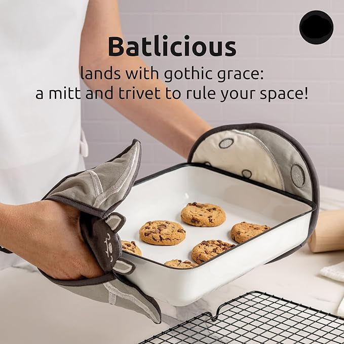 Bat-Inspired Oven Mitt & Pot Holder Set – Ventayo