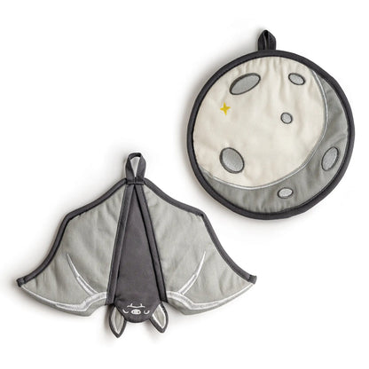 Bat-Inspired Oven Mitt & Pot Holder Set – Ventayo