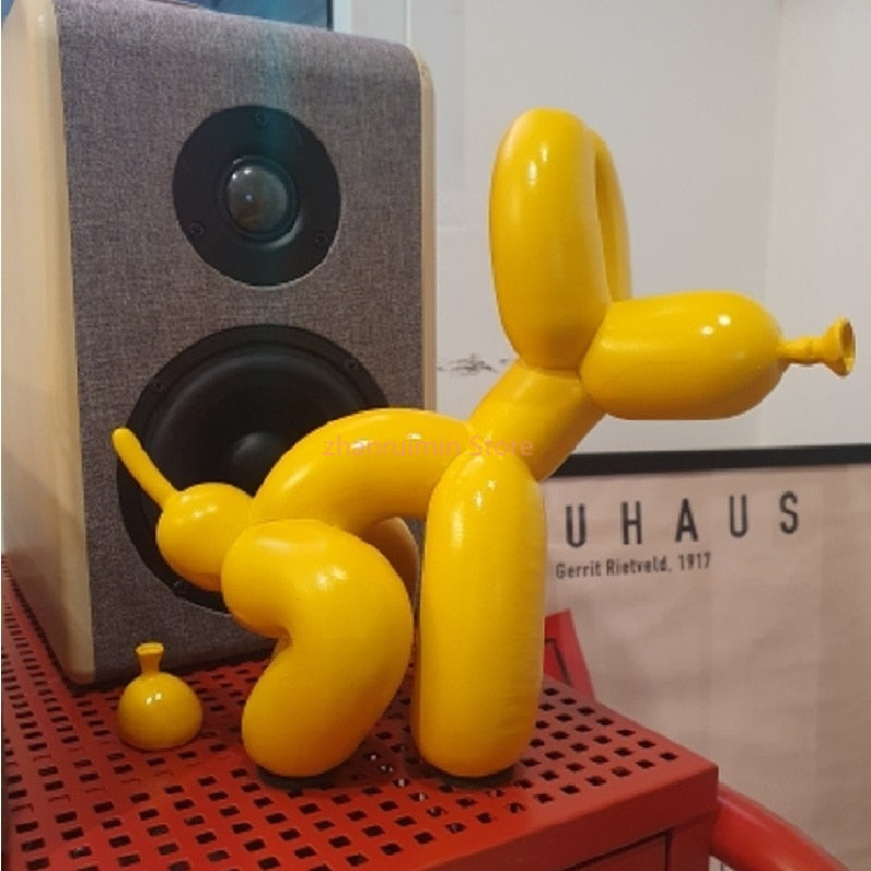 Balloon Dog Statue