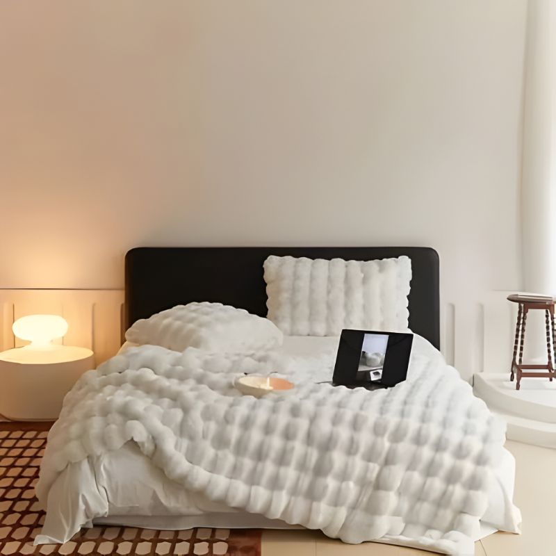 All Season Blanket with Elegant Design | Ventayo