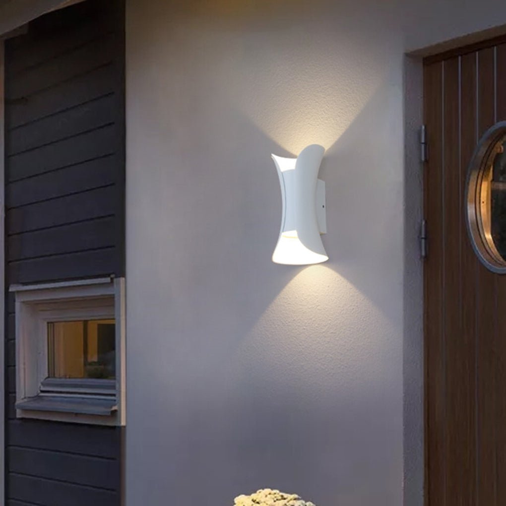 Luz LED curva hacia arriba y hacia abajo, impermeable, para exteriores, con alimentación eléctrica