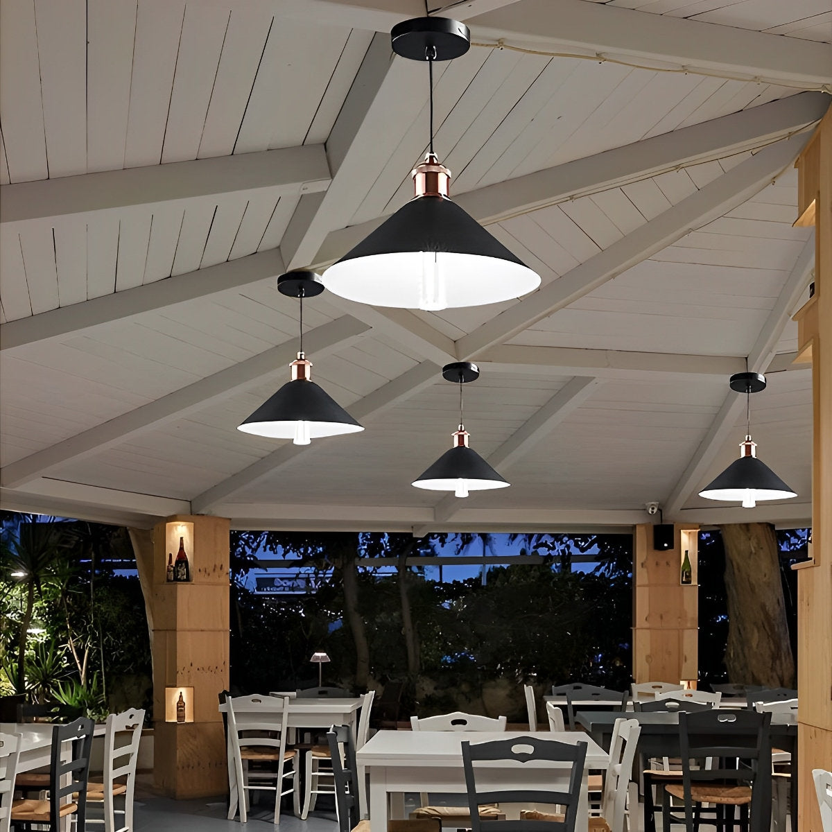 Wodoodporna klasyczna stożkowa lampa wisząca LED z solarnym zasilaniem