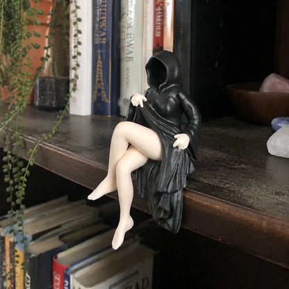 Shadow Queen Mysterious Bookshelf Decor – Ventayo