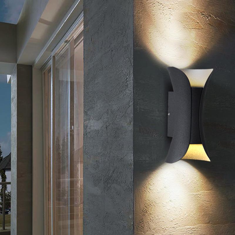 Luz LED curva hacia arriba y hacia abajo, impermeable, para exteriores, con alimentación eléctrica
