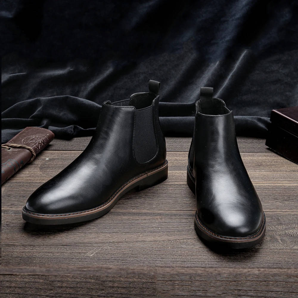 Men's Classic Brown Chelsea Boots With Contrast Stitch Detail