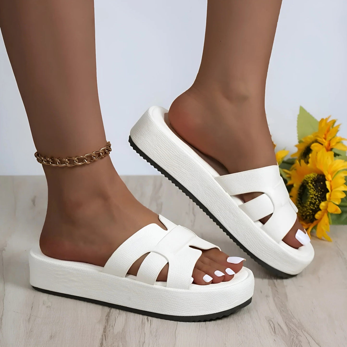 flip flops - glitter summer slippers for the beach