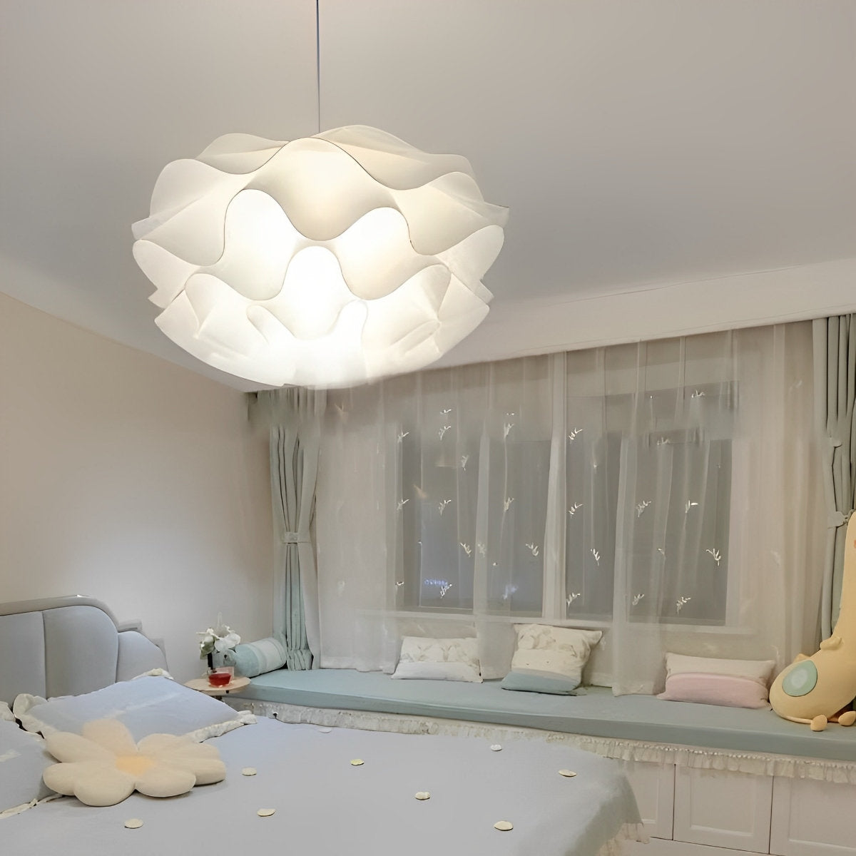 Flower Shaped Three-step Dimming LED White Chandelier Pendant Light