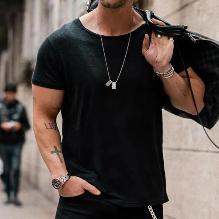 loose t-shirt with round neck