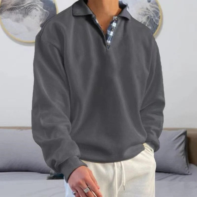 Pullover with classic structure