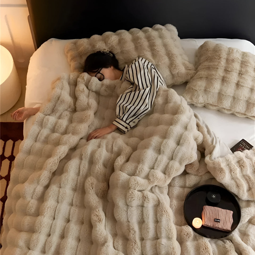 All Season Blanket with Elegant Design | Ventayo