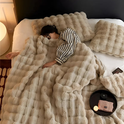 All Season Blanket with Elegant Design | Ventayo