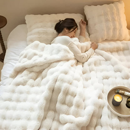 All Season Blanket with Elegant Design | Ventayo