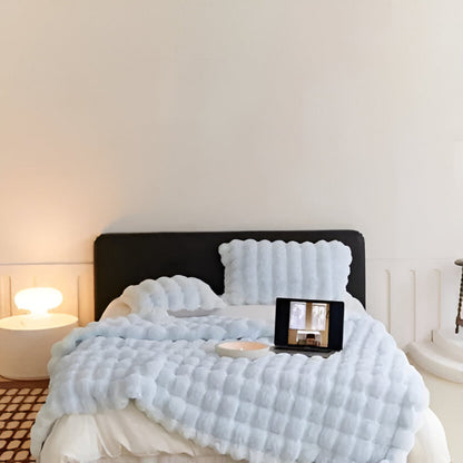 All Season Blanket with Elegant Design | Ventayo