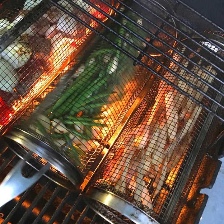 Rolling Barbecue Grill Basket – Locking Latch & Rotating Design for Grilled Veggies & Meat