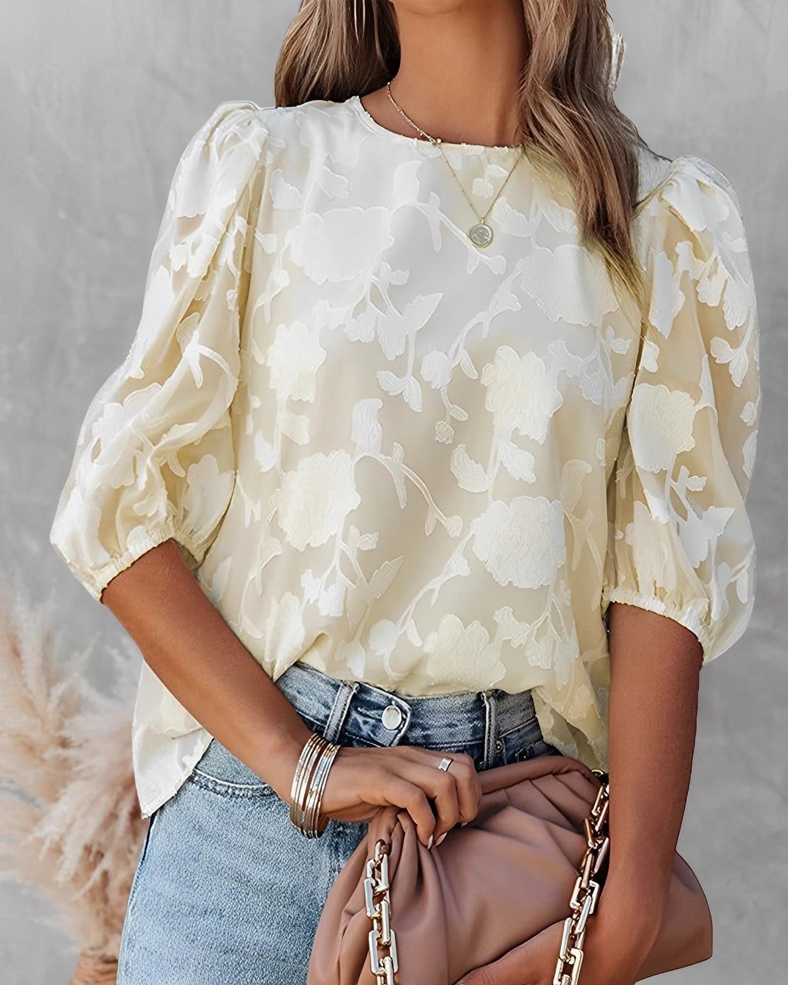 Puff-sleeved shirt