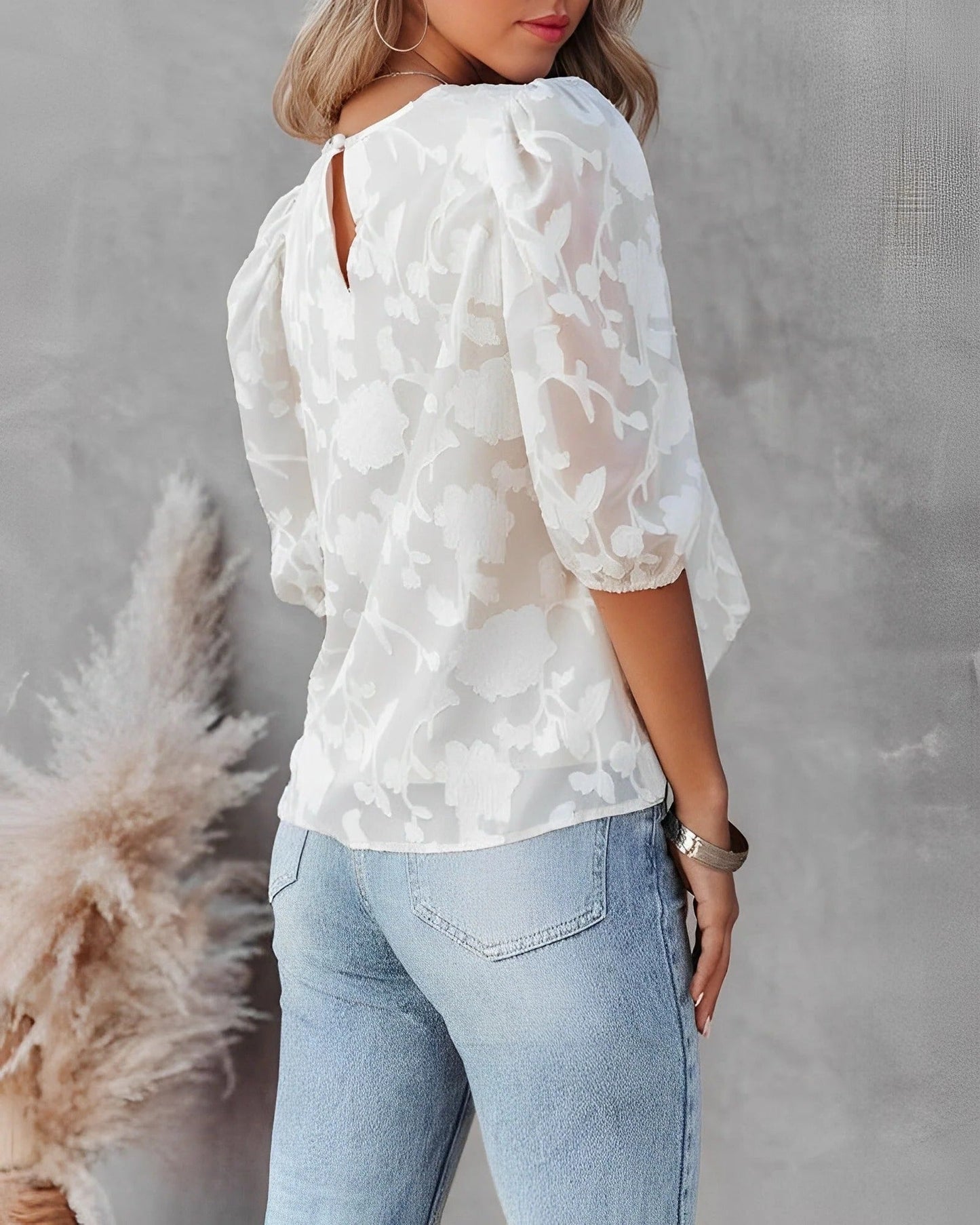 Puff-sleeved shirt