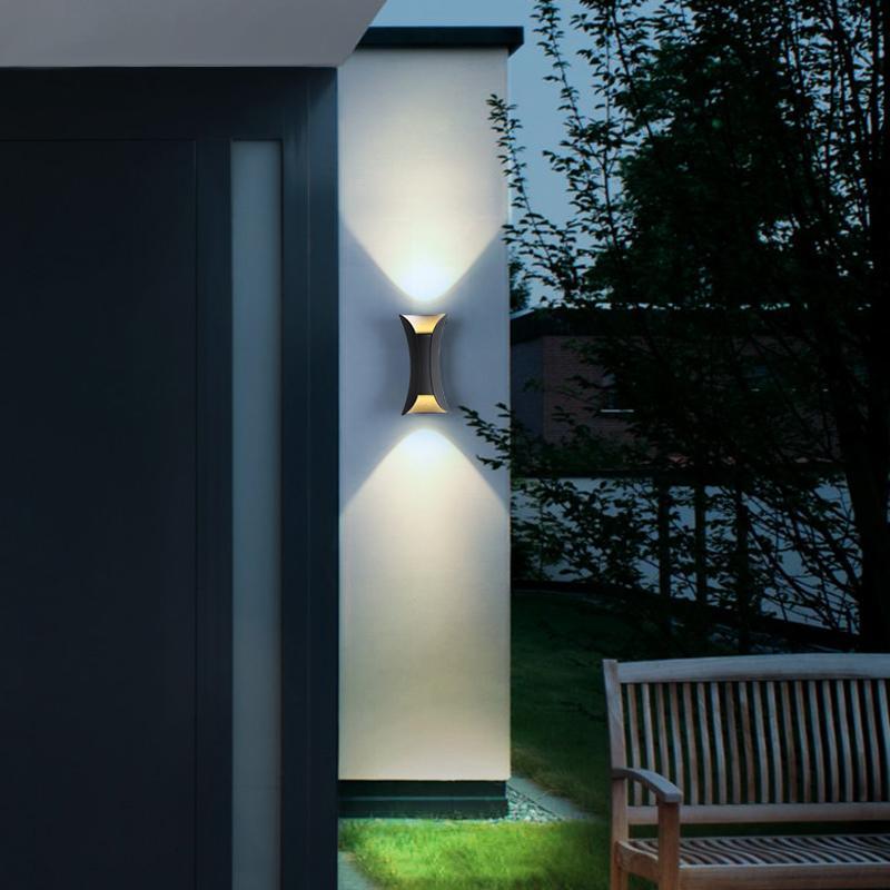 Luz LED curva hacia arriba y hacia abajo, impermeable, para exteriores, con alimentación eléctrica