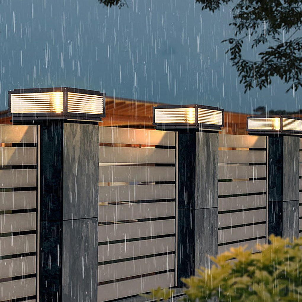 Poste contemporáneo impermeable para exteriores con luz solar para valla, pilar y terraza