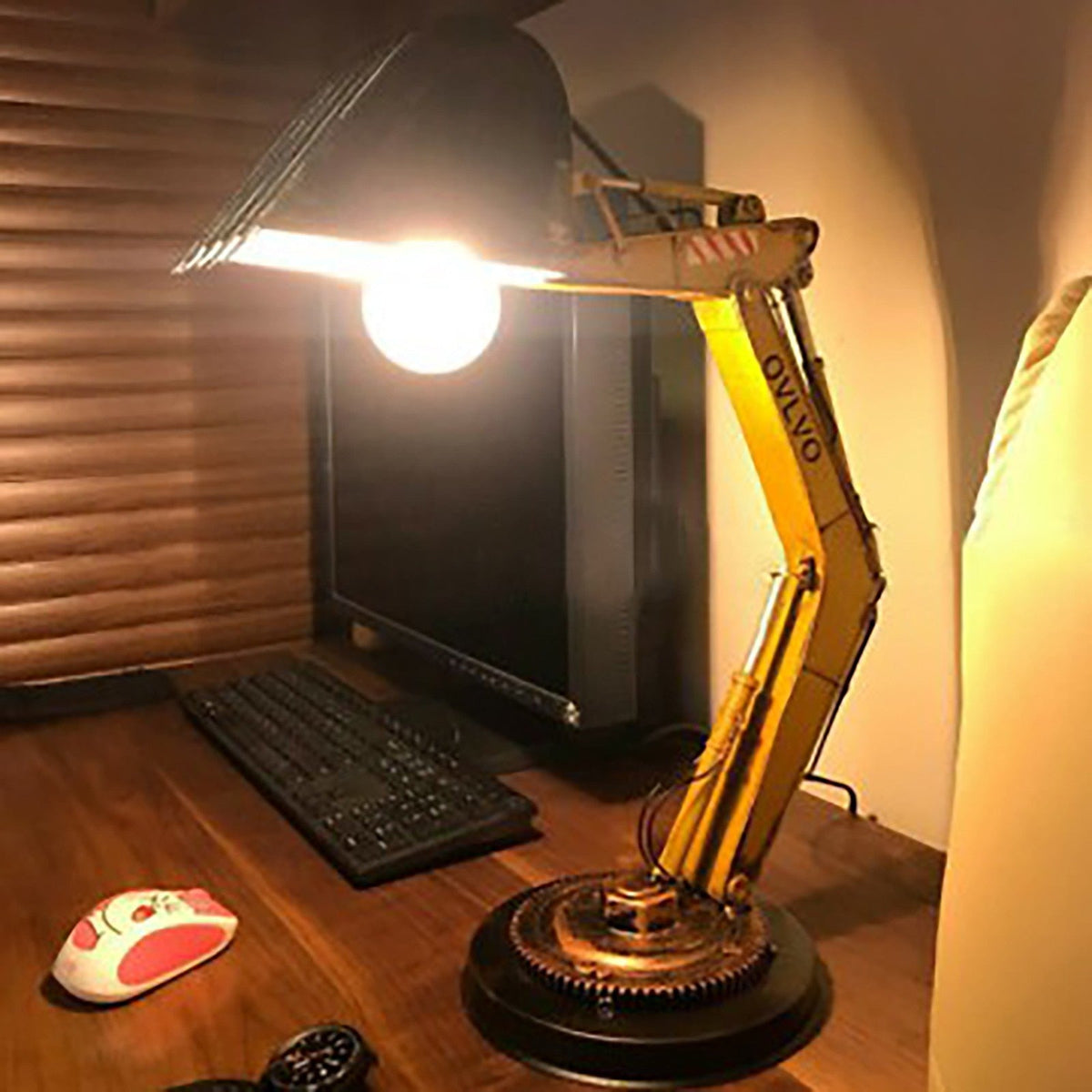 Unique Excavator Table Lamp – Ventayo