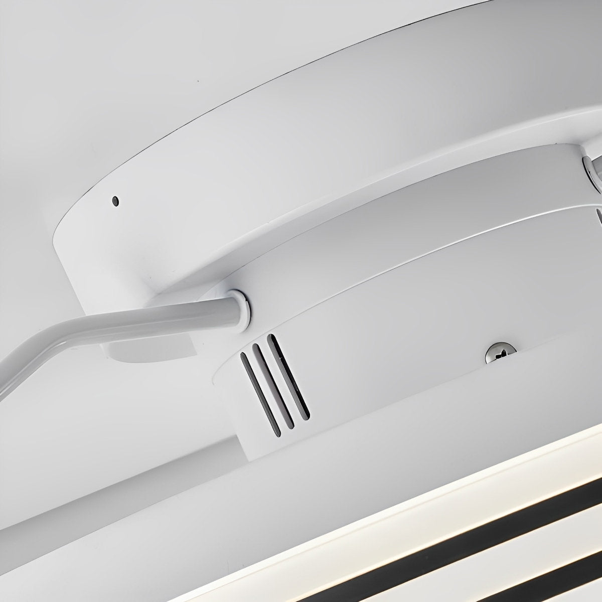 Ventilateur de plafond moderne rond à intensité variable sans paliers LED rotatif à 360 degrés