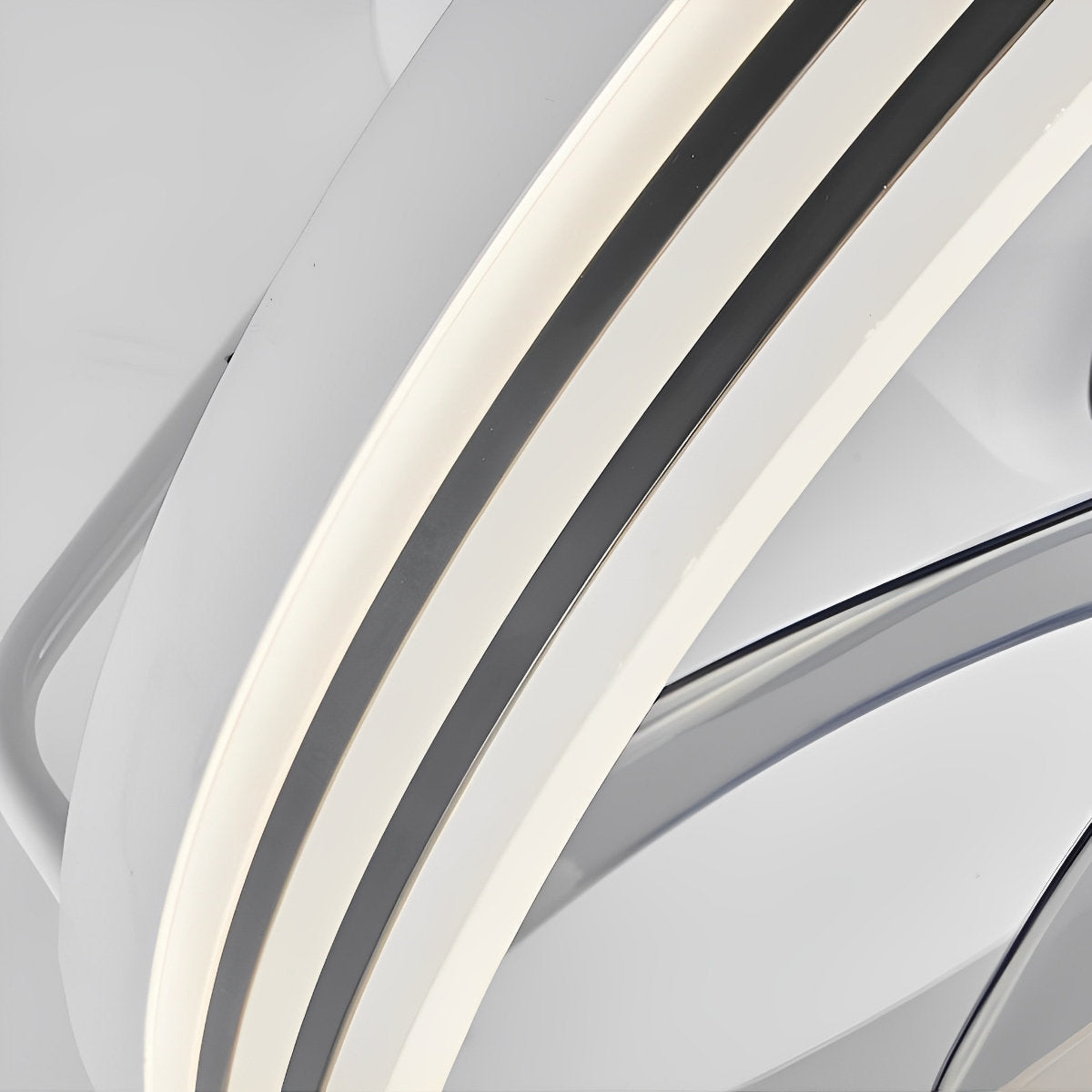 Ventilateur de plafond moderne rond à intensité variable sans paliers LED rotatif à 360 degrés